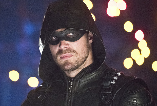 Arrow -- "Monument Point" -- Image AR421b_0349b.jpg -- Pictured: Stephen Amell as Green Arrow -- Photo: Dean Buscher/The CW -- é 2016 The CW Network, LLC. All Rights Reserved.