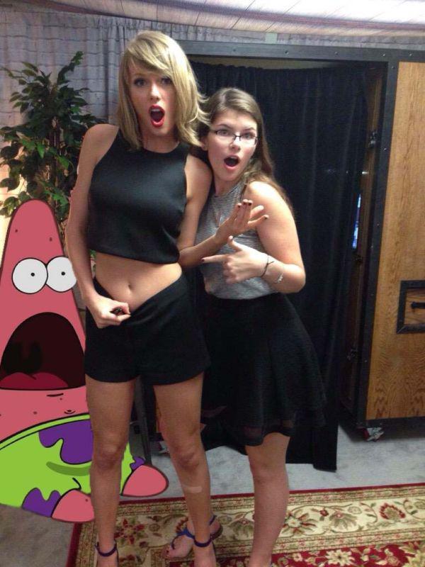 taylor-swift-flashes-her-stomach-the-internet-takes-over-25-photos-5